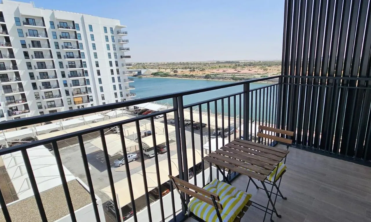 Apartment B1 Studio In Yas With Canal View Abu Dhabi